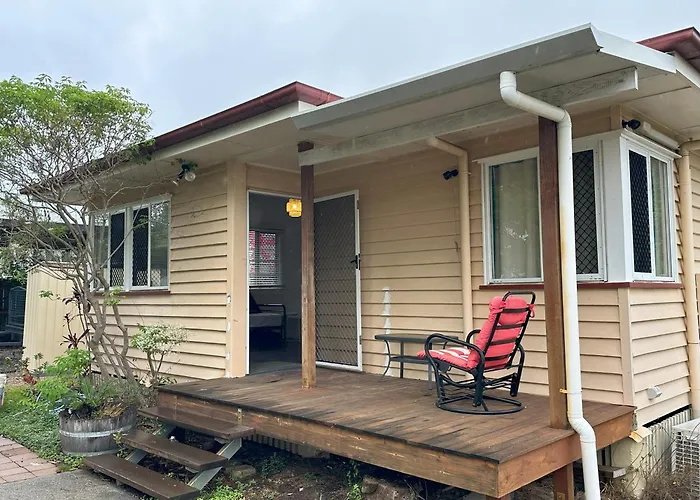 Zen Escape Guest House "Location 3" - Three Listings - Hidden Gem, Funky Corner, Boutique Granny Flat